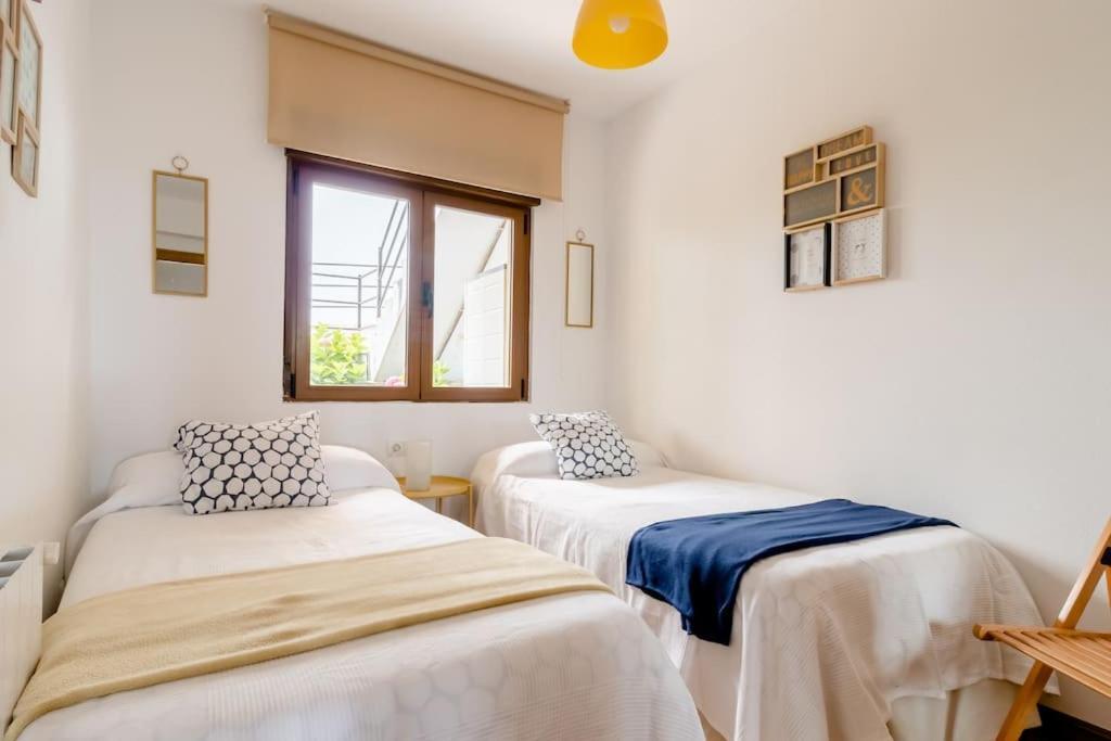 Casa De Las Flores - Apartamento Con Jardin Privado Frente A La Playa De Comillas Exterior photo