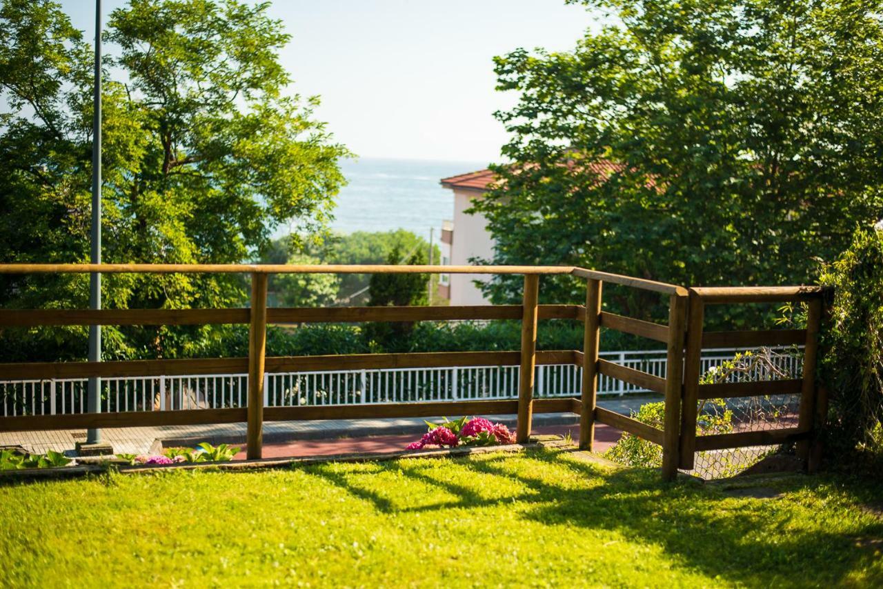 Casa De Las Flores - Apartamento Con Jardin Privado Frente A La Playa De Comillas Exterior photo